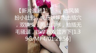 《开发探索》JK装短裙黑丝极品女神，隔着内裤磨蹭小穴，换上女仆装跪地深喉，怼着大屁股交叉姿势就是操