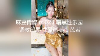 车展现场抄底大长腿美女车模和漂亮的美女职员 (2)