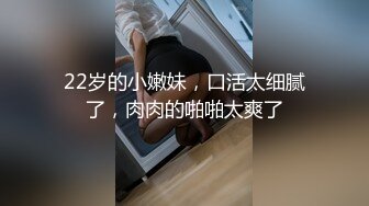 【户外】我在公园自慰，吸引来一个男人摸我的屄。 (646c37b714756)