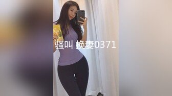  巨乳坦克熟女露脸夫妻秀，躺下打点润滑剂直接上就开干，轻松到底狠狠插后入一顿操近景特写